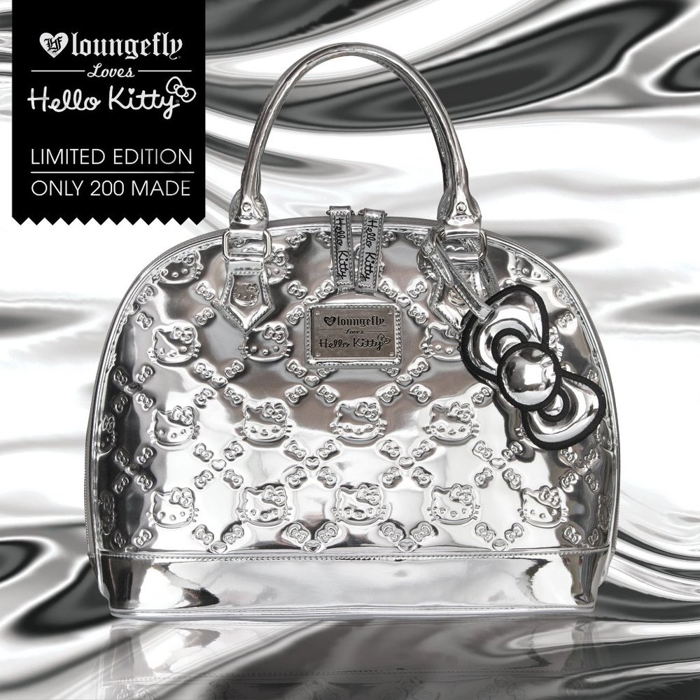 Hello Kitty Con 2014 Exclusive LOUNGEFLY Purse (Silver) 4/200